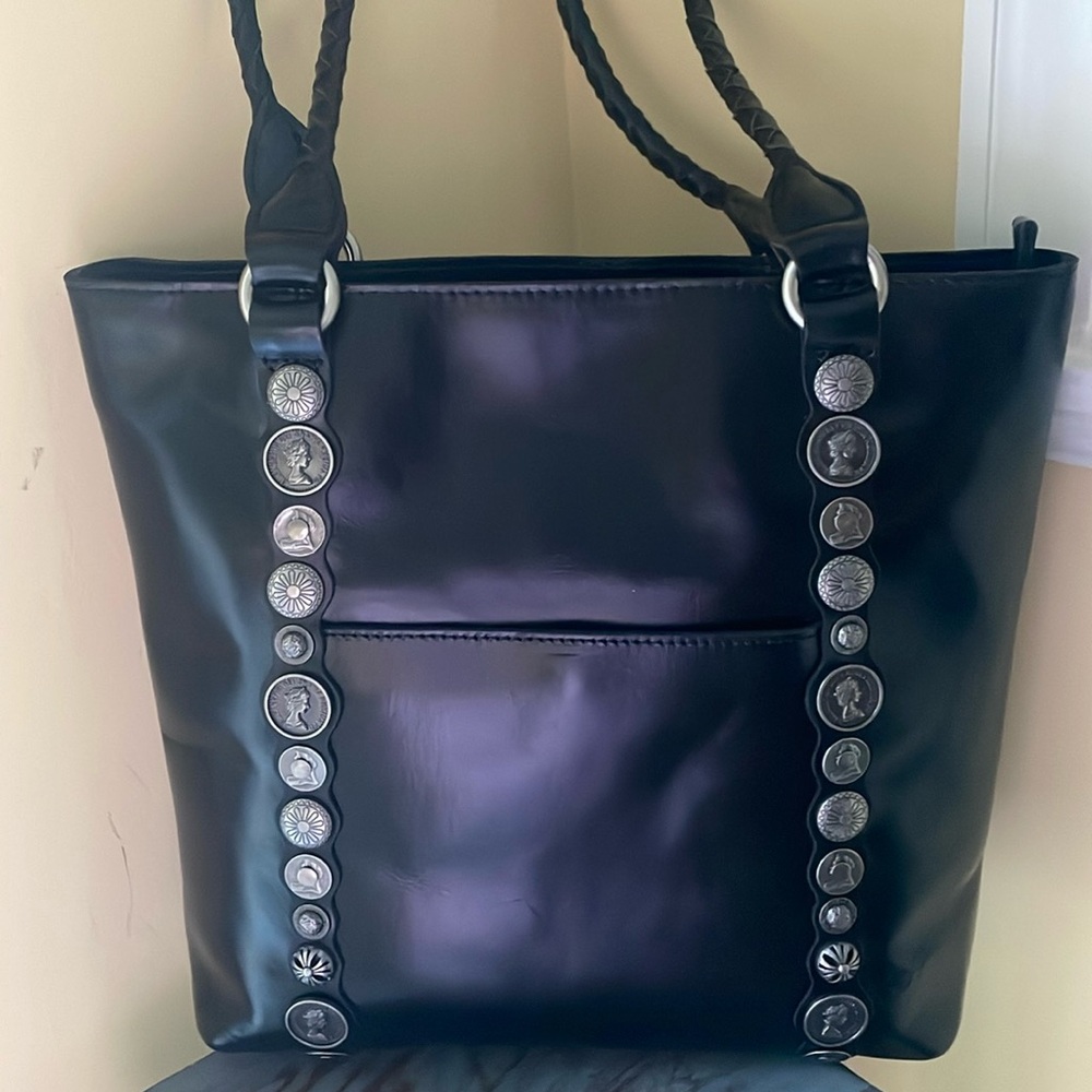 💕NWT - Patricia Nash Rena Tote - Renaissance Coin Collection - Black